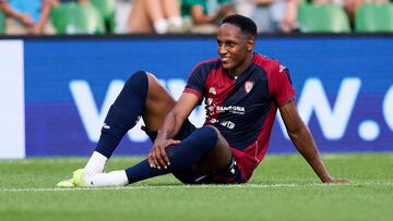SANTANDER, SPAIN - AUGUST 09: Yerry Mina of Cagliari Calcio reacts during the Pre-Season Friendly match between Racing de Santander and Cagliari Calcio at Campos de Sport el Sardinero on August 09, 2025 in Santander, Spain. (Photo by Juan Manuel Serrano Arce/Getty Images)