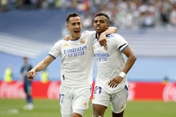 Rodrygo celebra el 2-0 al Espanyol con Lucas Vázquez.