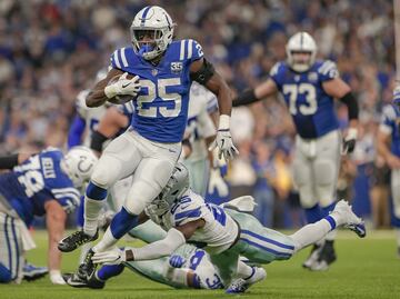 El running back de los Colts estuvo incontenible con par de touchdowns sobre los Cowboys. (24.90)