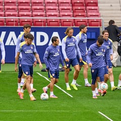 Simeone experimenta con el centro del campo