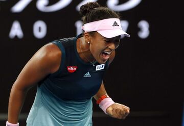 Naomi Osaka celebrando la consecución de un punto. 