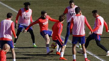 Sa&uacute;l recibi&oacute; ayer el alta m&eacute;dica y vuelve a la lista del Cholo. En la sesi&oacute;n de ayer, en la foto, se entren&oacute; fuerte y con ganas. 