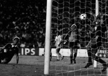 1983. El Real Madrid ganó 3-2 al Hamburgo SV de Alemania. 