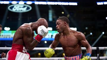 ARLINGTON, TX - APRIL 16: Errol Spence Jr. fights against Yordenis Ugas at AT&T Stadium on April 16, 2022 in Arlington, Texas.   Cooper Neill/Getty Images/AFP
== FOR NEWSPAPERS, INTERNET, TELCOS & TELEVISION USE ONLY ==