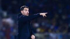 Larcamón confía en finiquitar la serie ante Chivas en casa