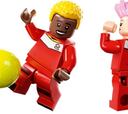 LEGO se inspira en las futbolistas para romper los límites del juego