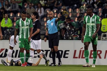 Libertad avanzó a la fase de grupos tras ganar 5-4 en los penales. Bocanegra fue quien falló en Nacional.