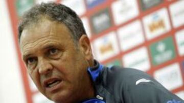 El entrenador del Granada, Joaquín Caparrós