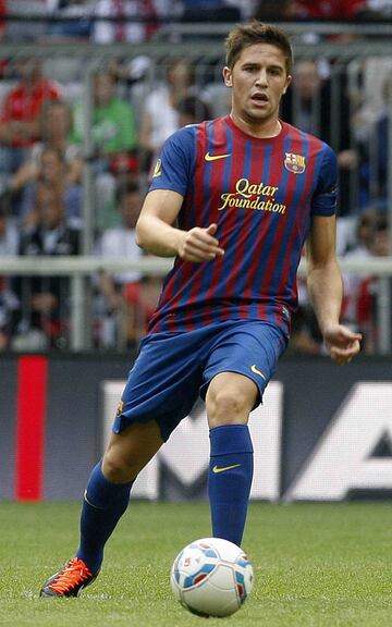 Militó en el Barcelona desde 2008 hasta la temporada 2012-2013. Esa misma temporada fichó por el Mallorca, donde jugaría hasta 2013.