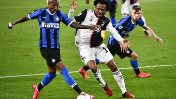 08 March 2020, Italy, Turin: Inter Mian's Ashley Young (L) and Juventus's Juan Cuadrado battle for the ball during the Italian Serie A soccer match between Juventus and Inter Milan at Allianz Stadium. Photo: Marco Alpozzi/Lapresse via ZUMA Press/dpa    08