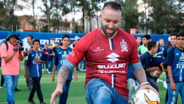 Mat&iacute;as Vuoso se pone la playera del Club Tepatitl&aacute;n