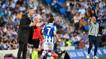 Real Sociedad's Spanish coach Imanol Alguacil (L) and Celta Vigo's Portuguese coach Carlos Carvalhal (R) react on the touchline during the Spanish League football match between Real Sociedad and RC Celta de Vigo at the Reale Arena stadium in San Sebastian, on February 18, 2023. (Photo by ANDER GILLENEA / AFP)