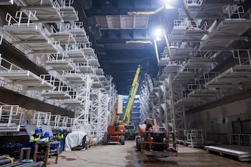 Las lamas del exterior ya están instalándose en la fachada del nuevo Santiago Bernabéu. Serán una de las grandes características del nuevo feudo blanco.