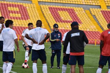 La Selección Colombia trabajó en el estadio El Campín en su tercer día de morfociclo convocado por Reinaldo Rueda. El DT dirigió la práctica de fútbol de los 26 jugadores que citó con el propósito de empezar a aplicar lo hecho los dos días anteriores.