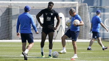 19/04/22 ENTRENAMIENTO DEL MALAGA
GUEDE HABLA CON SEKOU