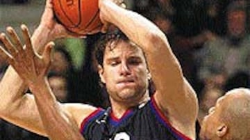 <b>MAL DÍA.</b> Kornel David fue bien frenado por la defensa alemana.