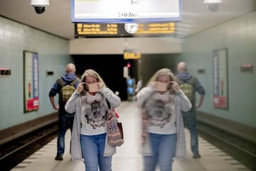 En Alemania será obligatorio utilizar la mascarilla en el transporte público a partir del próximo lunes. Photo: Christoph Soeder/dpa