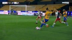 Jenni Hermoso, en el ajo de este golazo sin precedentes en el fútbol femenino: al Puskas de inmediato