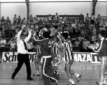  Inició su carrera profesional en el Atlético de Madrid, club al que llegó tras trabajar con la base en el Colegio de Jesuitas de Chamartín, estuvo a cargo de la sección del club colchonero 15 años.