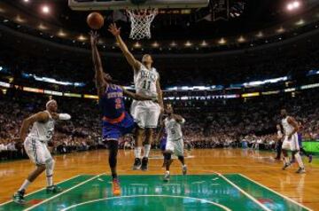 Celtics 80 - Knicks 88 (2-4). Raymond Felton de los New York Knicks.