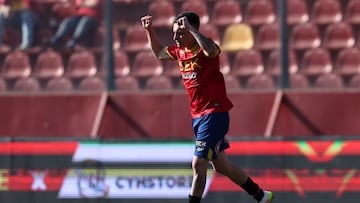 “Seremos muy poquitos hinchas, pero somos muy cariñosos y bastante fieles”