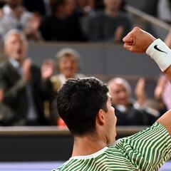 Pronóstico Alcaraz vs Djokovic de semifinales de Roland Garros: apuestas, claves y favorito