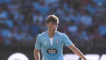 Javi Rodríguez durante su debut liguero con el Celta ante el Alavés en Balaídos.