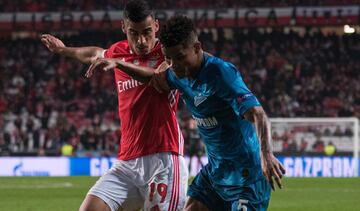 El volante se acopló rápidamente al fútbol ruso y en Zenit se convirtió en uno de los jugadores más recurrentes para el técnico. Fueron eliminados de la Champions League, mientras que en la liga de Rusia son líderes.