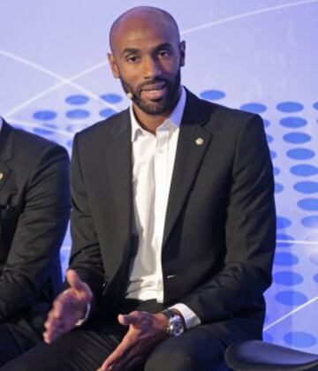 Figo, Kanouté, Kluivert, Karembeu, Albelda, Urzaiz, Salgado, Morientes y Roberto Carlos, Fernando Sanz y Mendieta fueron presentados como embajadores de La Liga.