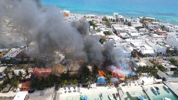 Incendio en Isla Mujeres consume restaurantes