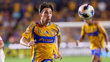 Fernando Gorriaran of Tigres during the 16th round match between Tigres UANL and Toluca as part of the Liga BBVA MX, Torneo Apertura 2024 at Universitario Stadium on November 06, 2024 in Monterrey, Nuevo Leon, Mexico.
