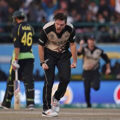 New Zealand defeat Australia in World T20 thriller