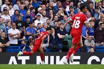Liverpool debutó en la Premier League en condición de visitante ante el Chelsea. Luis Díaz abrió el marcador para los Reds, mientras que Axel Disasi empató para los locales para el 1-1 final.