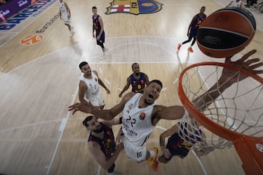 El Madrid fuerza la pañolada en el Palau con exhibición de Lyles