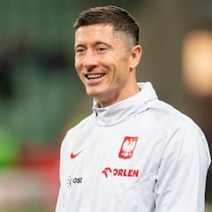 Camiseta histórica: ¿qué seleccionado se quedó con la ‘9′ de Lewandowski?