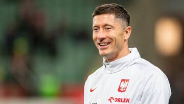 Lewandowski llega a Qatar con escolta militar