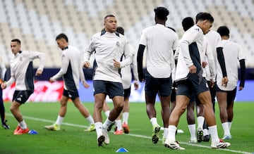 17/12/24 INTERCONTINENTAL QATAR 2024 
ENTRENAMIENTO REAL MADRID 
KYLIAN MBAPPE 