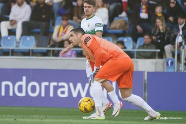 El fichaje de Dituro ha revitalizado al Elche. A la vista está tras su tercera portería a cero en tres partidos. En esta ocasión, ante el Andorra, tuvo que emplearse a fondo con cinco paradas salvadoras.