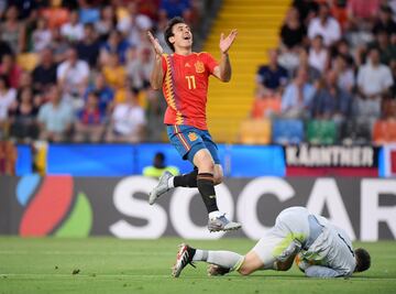 Mikel Oyarzabal y Alexander Nubel.