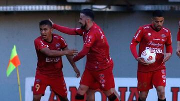 Futbol, Nublense vs Huachipato.
 Fecha 21, campeonato nacional 2021.
 El jugador de Nublense Nicolas Guerra  celebra su gol contra Huachipato durante el partido de primera division realizado en el estadio Bicentenario Nelson Oyarzun.
 Chillan, Chile.
 13/09/2021
 Jose Carvajal/Photosport
 
 Football,  Nublense vs Huachipato.
 21th date, 2021 national Championship.
 Nublense&#039;s player Nicolas Guerra, center, celebrates his goal against Huachipato during the first division match at the Bicentenario Nelson Oyarzun stadium in Chillan, Chile.
 09/13/2021
 Jose Carvajal/Photosport