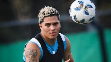 Juan Fernando Quintero sufrió una lesión en la rodilla y es duda para el clásico Independiente vs. Racing.