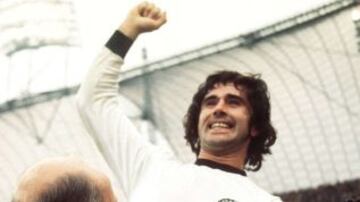 El gran goleador de Alemania, Gerd Muller, convirtió 735 goles durante toda su carrera. Anotó 14 de ellos en Copas del Mundo.