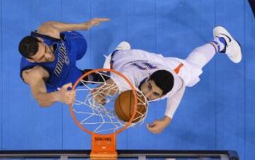 Salah Mejri ante Enes Kanter.