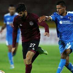 Lanús sufre pero avanza