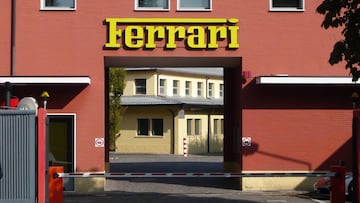 Entrada de la f&aacute;brica de Ferrari en Maranello.