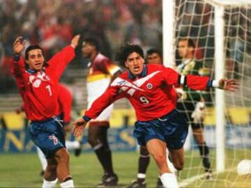 29 de abril de 1997: Con cinco goles de Iván Zamorano, Chile goleó 6-0 a Venezuela en el camino a Francia 1998.