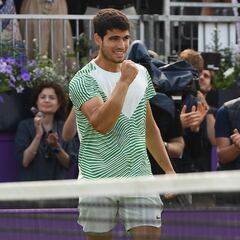 “Me pongo vídeos de Federer y Murray para mejorar en hierba”