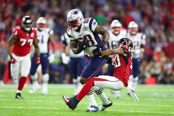 Las buenas manos del tight end de los Patriots , Martellus Bennett, y un par de faltas contra la defensa permitieron a New England tener la opción de anotar antes de finalizar la primera mitad.