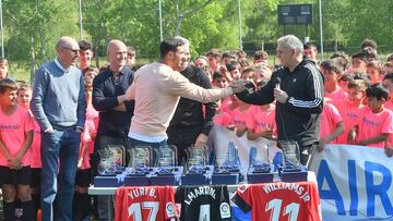 Iribar y Balenziaga, en la entrega de premios de las Academias de Liñero