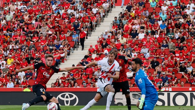 La FIFA sanciona a Mallorca y Rayo con tres ventanas sin fichar